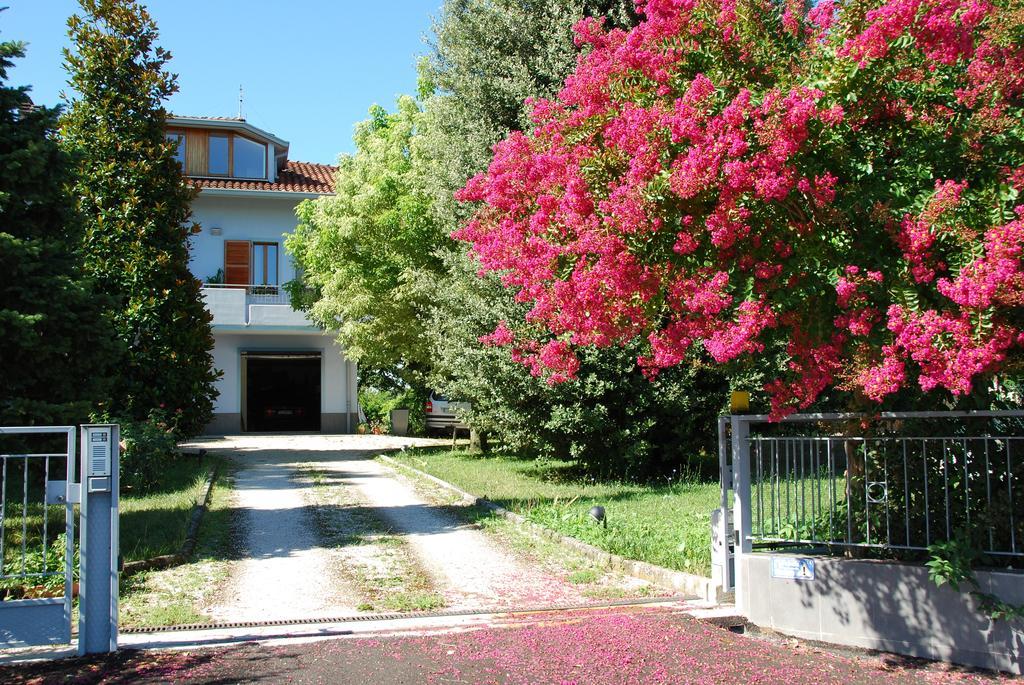 Bed and Breakfast Bianco Nuvola Montecchio  Exterior foto